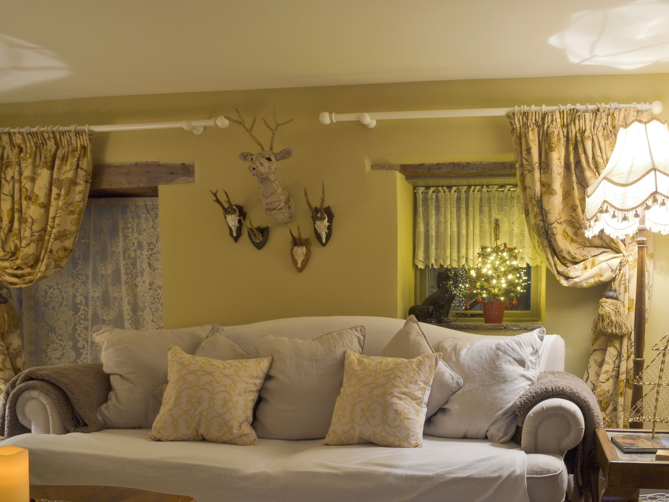 4 Bedroom Accommodation In Over Haddon, Near Bakewell - Bakewell