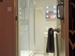 Towels - 4 bedroom accommodation in Over Haddon, near Bakewell (Over Haddon, near Bakewell)
