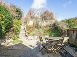 Outdoor dining - 3 bedroom accommodation in Stiffkey (Stiffkey)