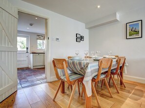 Dining - 3 bedroom accommodation in Stiffkey (Stiffkey)