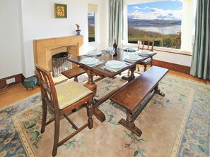 Dining - 4 bedroom accommodation in Borth Y Guest, near Porthmadog (Borth Y Guest, near Porthmadog)