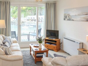 TV - 2 bedroom accommodation in Porthmadog (Porthmadog)