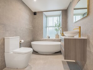 Towels - 2 bedroom accommodation in Cowan Head, near Staveley (Cowan Head, near Staveley)