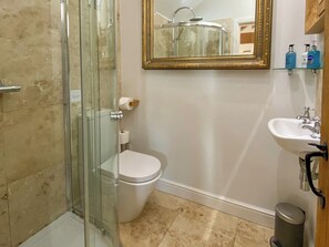 Towels - Brosterfield Suite - UKC6301 (Foolow, near Hope Valley)