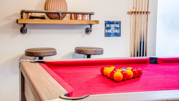 Games room - 6 bedroom accommodation in Weston-super-Mare (Weston-super-Mare)