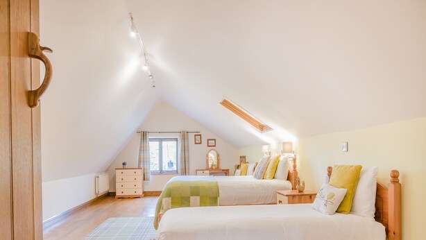 6 bedrooms, free WiFi, bed sheets