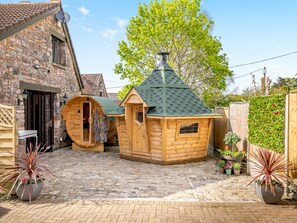 Terrace/patio - 6 bedroom accommodation in Weston-super-Mare (Weston-super-Mare)