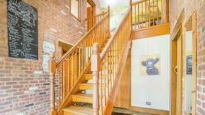 Interior - 6 bedroom accommodation in Weston-super-Mare (Weston-super-Mare)