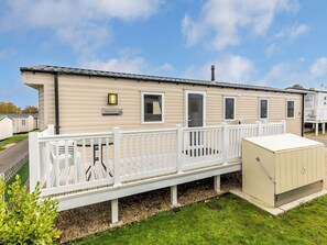 Exterior - 3 bedroom accommodation in Poole (Poole)