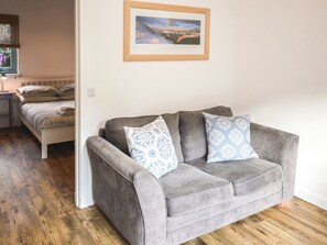 TV - 1 bedroom accommodation in Fort William (Fort William)