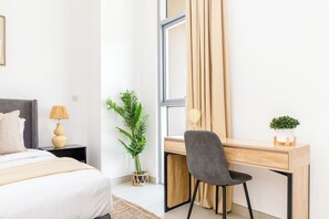 Iron/ironing board, free WiFi - Bloomfields 1br Elegant Escape Pulse (Dubai)