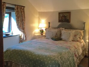 2 bedrooms, free WiFi - Rabbit Hutch - UK4056 (Over Haddon, near Bakewell)