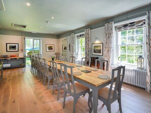 Dining - 10 bedroom accommodation in Pwllheli (Pwllheli)
