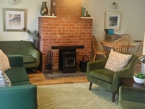 TV - A perfect retreat for couples or families to really kick back, relax and enjoy. (Wooton Fitzpaine, near Charmouth)