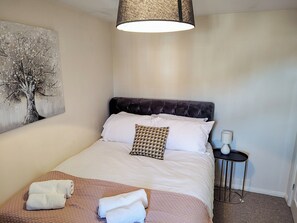 3 室のベッドルーム、WiFi (無料)