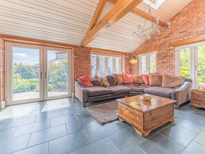 TV, fireplace - 5 bedroom accommodation in Grayrigg, near Kendal (Grayrigg, near Kendal)