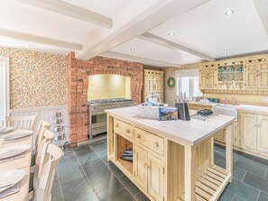Dishwasher, highchair - 5 bedroom accommodation in Grayrigg, near Kendal (Grayrigg, near Kendal)