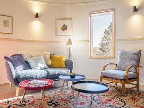TV, fireplace - 1 bedroom accommodation in Framlingham (Framlingham)