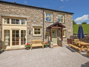 Outdoor dining - Spring Cottage-UKC6557 (Barrows Green, near Kendal)