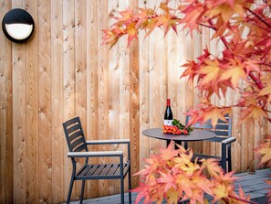 Outdoor dining - Orrest Head - UKC6636 (Windermere)
