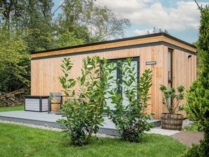 Exterior - Spring Wood - UKC6638 (Windermere)