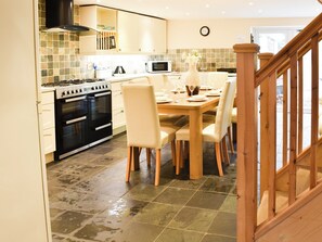 Dishwasher, high chair - 3 bedroom accommodation in Beddgelert (Beddgelert)
