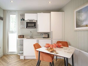 Dining - Lyth Valley - UKC6637 (Windermere)