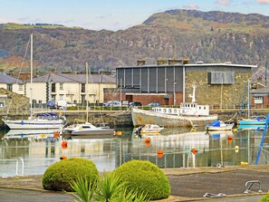 Marina - 2 bedroom accommodation in Porthmadog (Porthmadog)
