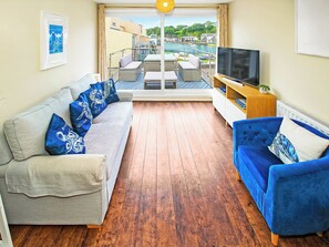 TV - 2 bedroom accommodation in Porthmadog (Porthmadog)