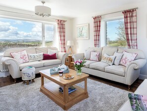 TV - 4 bedroom accommodation in Ingleton (Ingleton)
