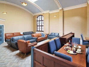 Interior - 7 bedroom accommodation in Cardigan (Cardigan)