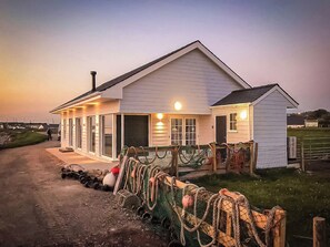 Exterior - Captains Beach House (Aberdesach)