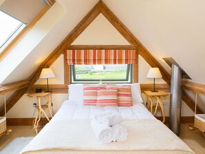 Double bedroom | The Lodge - Carswell Cottages, Holbeton - 2 bedroom accommodation in Holbeton (Holbeton)