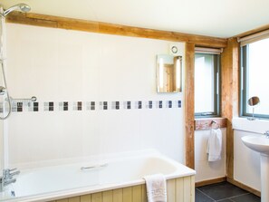 Towels - 2 bedroom accommodation in Holbeton (Holbeton)