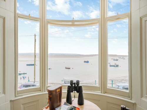 6 bedroom accommodation in Aberdovey, near Machynllleth
