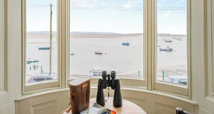 6 bedroom accommodation in Aberdovey, near Machynllleth