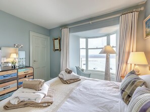 Free WiFi - 6 bedroom accommodation in Aberdovey, near Machynllleth (Aberdovey, near Machynllleth)