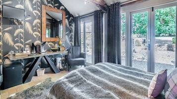 8 bedrooms, free WiFi
