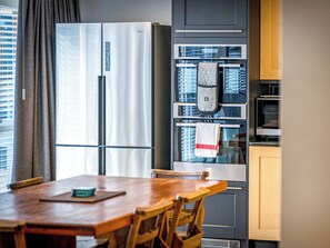 Dining - 3 bedroom accommodation in Carnoustie (Carnoustie)