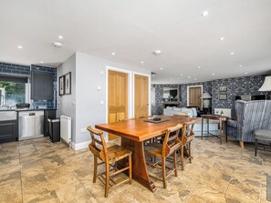 Interior - 3 bedroom accommodation in Carnoustie (Carnoustie)