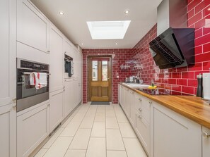 Dishwasher, high chair - The Courtyard Apartment - UKC6965 (Carnoustie, near Dundee)
