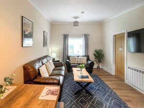 TV - 3 bedroom accommodation in Fort William (Fort William)