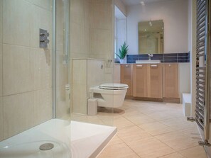 Towels - Chatsworth Apartment No.3 - UKC6336 (Baslow, near Bakewell)