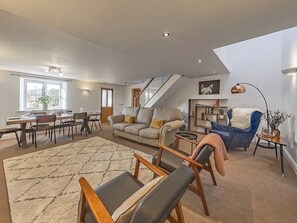 TV - 4 bedroom accommodation in Corwen (Corwen)