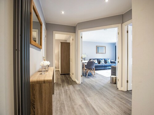 The Larkin - UKC6401