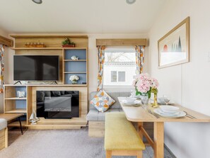 Interior - 2 bedroom accommodation in Poole (Poole)