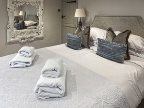 Free WiFi - Cosy cottage, perfect for a romantic escape any time of the year by the sea. (Aldeburgh)