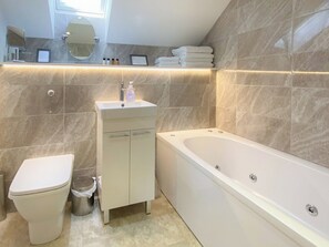 Towels - Tramway Cottages - Rockpool Cottage (Ellenabeich, Isle of Seil)