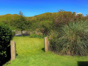Property grounds - Tramway Cottages - Rockpool Cottage (Ellenabeich, Isle of Seil)