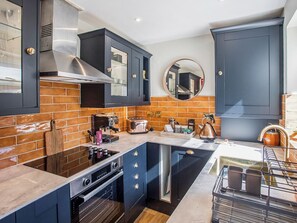 Dishwasher - 2 bedroom accommodation in Warwick (Warwick)